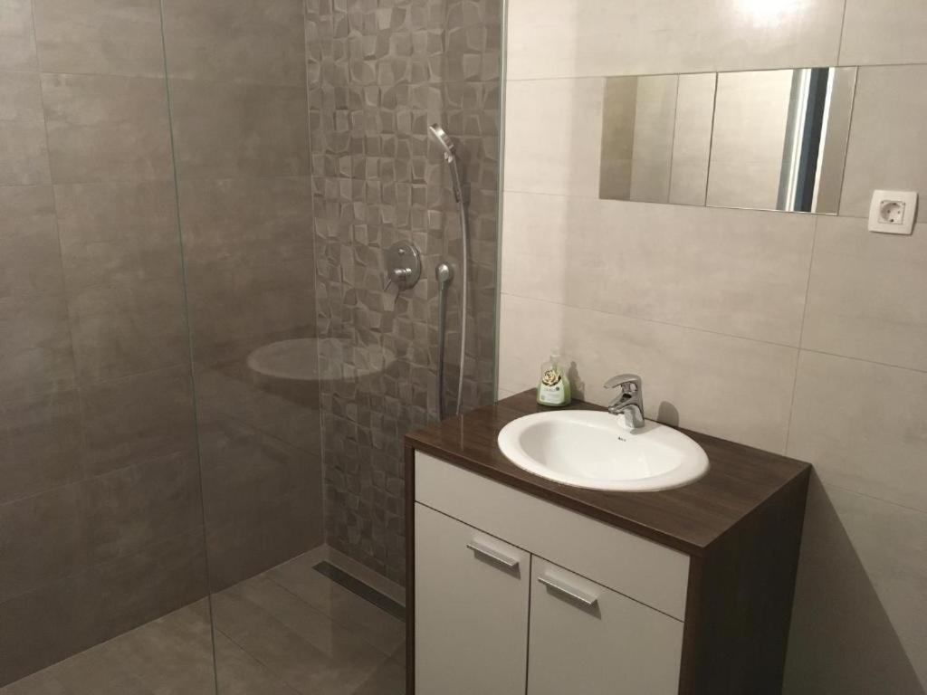 R41 - Tivoli Groundfloor Apartment Ljubljana Ngoại thất bức ảnh